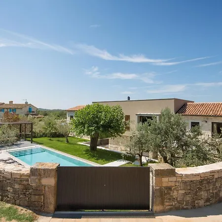 Melon With Private Pool And Bbq Near Porec Villa *