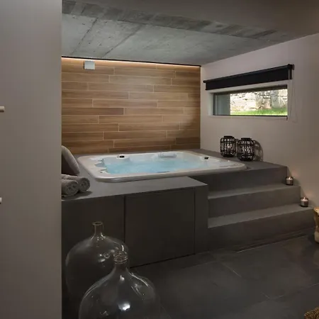 Melon With Private Pool And Bbq Near Porec