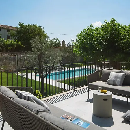 Melon With Private Pool And Bbq Near Porec Villa