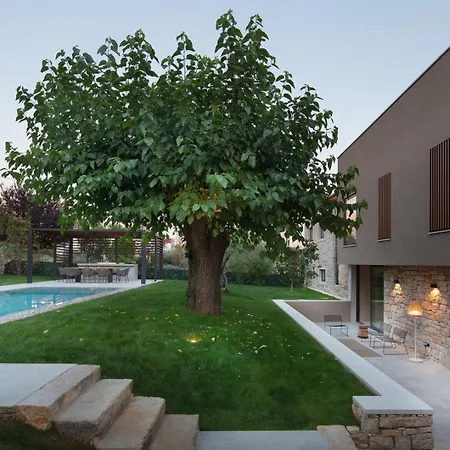 Melon With Private Pool And Bbq Near Porec Villa Kirmenjak